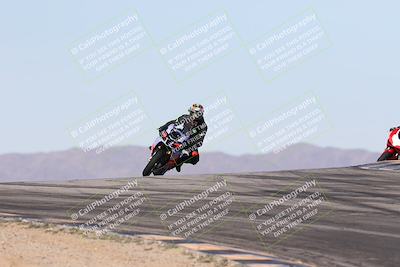 media/Dec-01-2025-Moto Forza (Mon) [[2daa91e15f]]/2-Intermediate Group/Session 2 (Turns 9 and 10)/